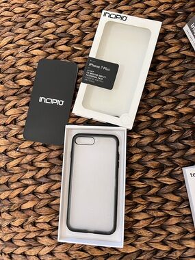 Incipio Clear Case with Black Trim for iPhone 7 Plus